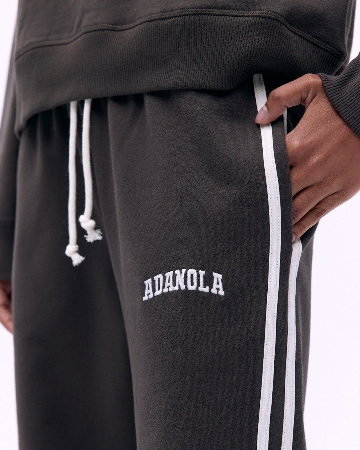 Varsity Loose Fit Sweatpants - Coffee Bean/Marshmallow White