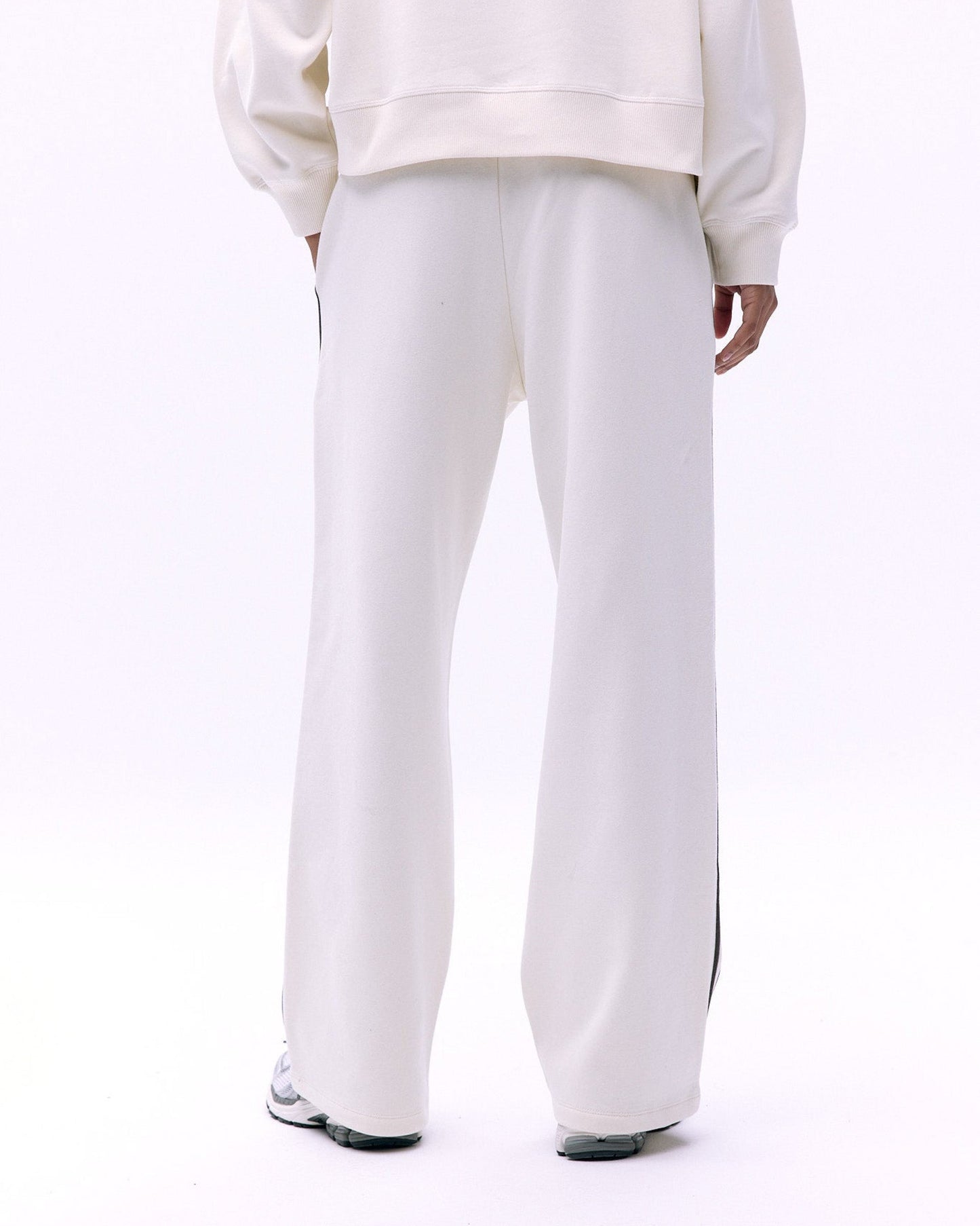 Varsity Loose Fit Sweatpants - Marshmallow White/Coffee Bean