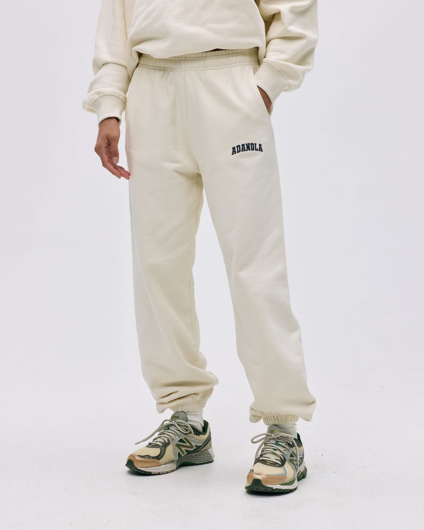 Varsity Sweatpants - Marshmallow White/Midnight Blue